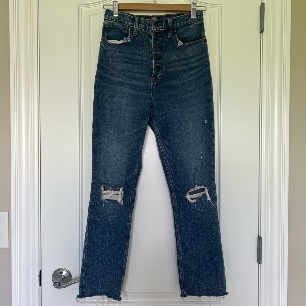 Abercrombie & Fitch Ultra High Rise Mom Jean